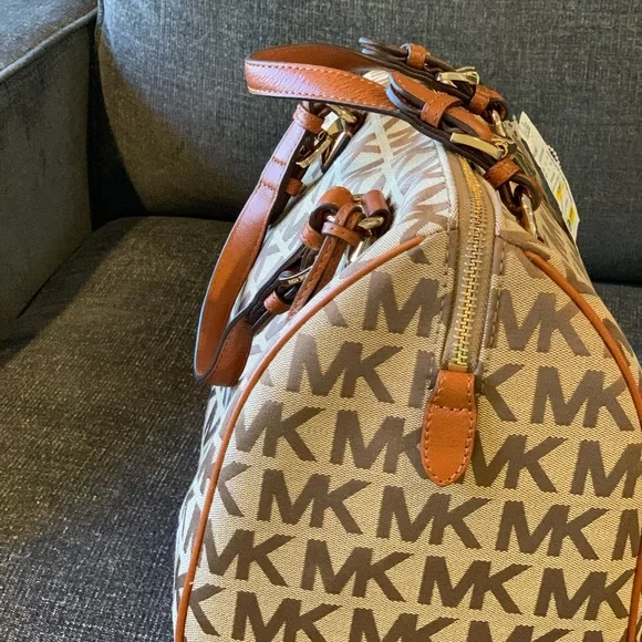 Michael Kors tote - Picture 3 of 4